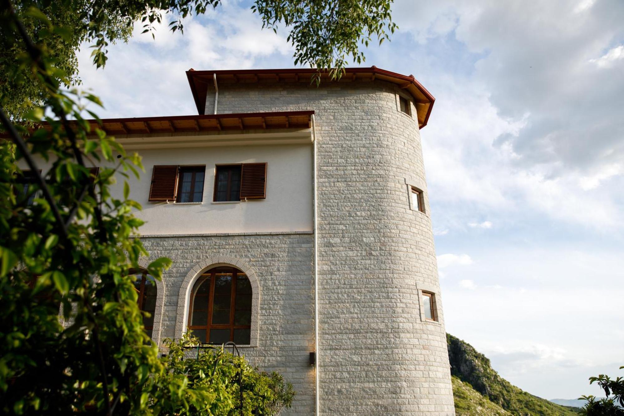Bujtina Sophie Hotel Libohove Exterior photo