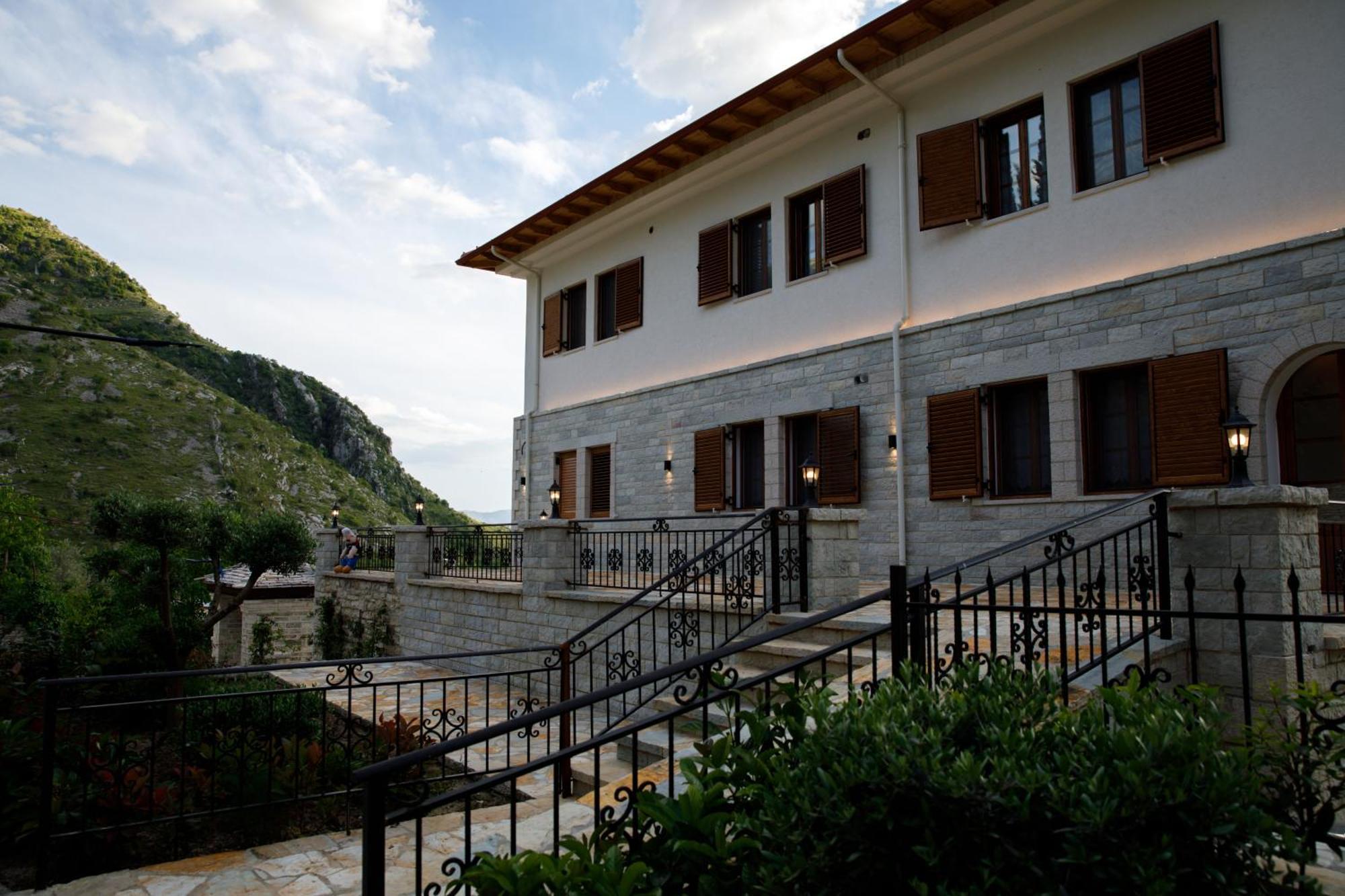 Bujtina Sophie Hotel Libohove Exterior photo